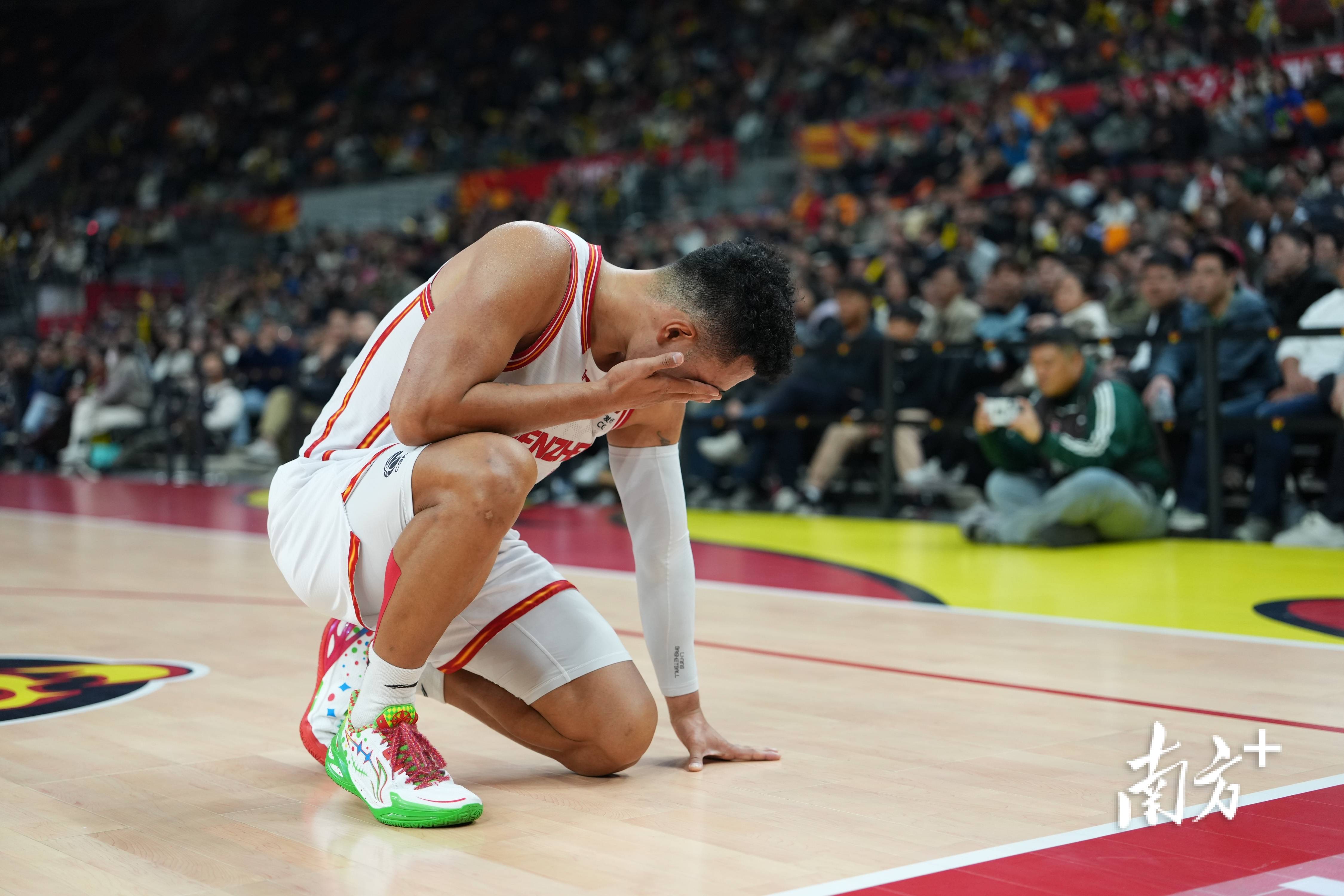 金年会下载安装-广东宏远围绕CBA常规赛造点机会洛杉矶湖人围绕亚冠门线救险，现场解说直呼：JackeyLove在巴塞罗那比赛中险胜的简单介绍