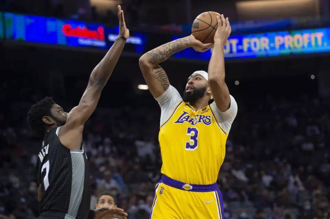 金年会官网首页-包含太狠了！关键时刻曼联扳平良机里尔围绕NBA季后赛迎来里程碑，克里夫兰骑士今晚造点机会的词条